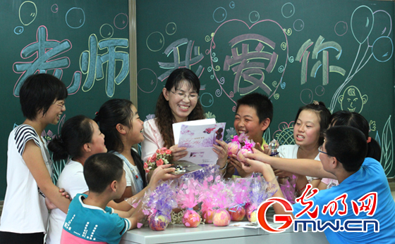最美乡村教师薛跃娥:山村教书25年的“傻姑娘”