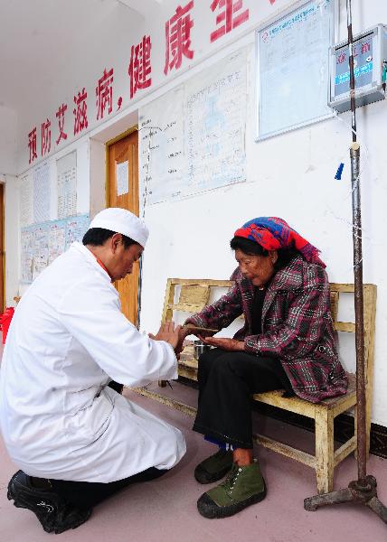 “溜索医生”邓前堆：只盼架起一座桥
