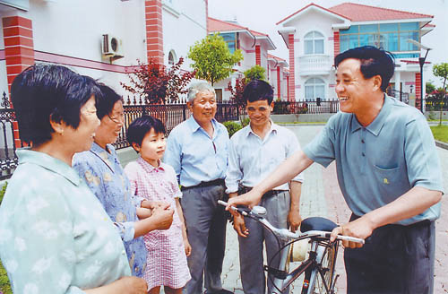 蒋巷好支书45年“让财”上亿