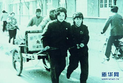 连云港“雷锋车”49年如一日