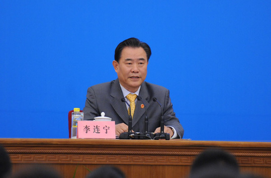 新闻发布会主持人李连宁