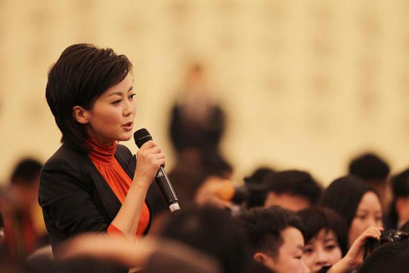 十一届全国人大五次会议举行记者会