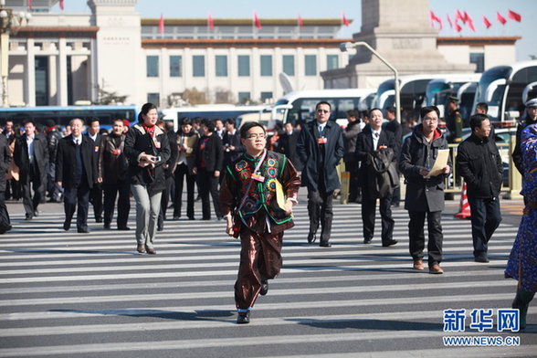 “奔跑哥”凌波微步上两会