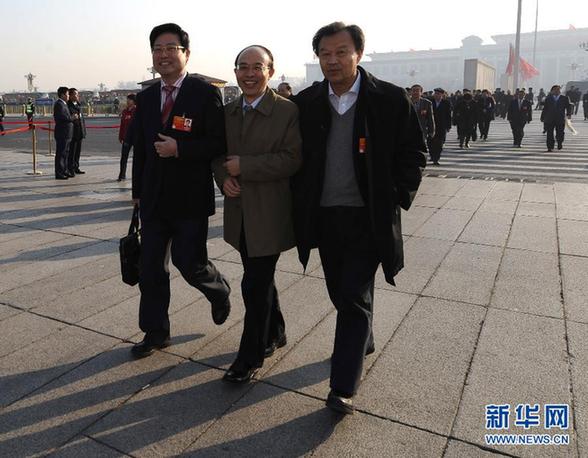 全国政协十一届五次会议在京闭幕