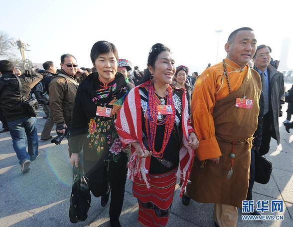 全国政协十一届五次会议在京闭幕