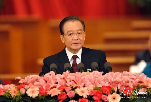 温家宝在十一届全国人大五次会议上作的政府工作报告（摘要）