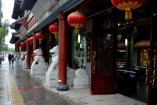 网媒青海行采访团走进宝玉陈 感受昆仑玉魅力