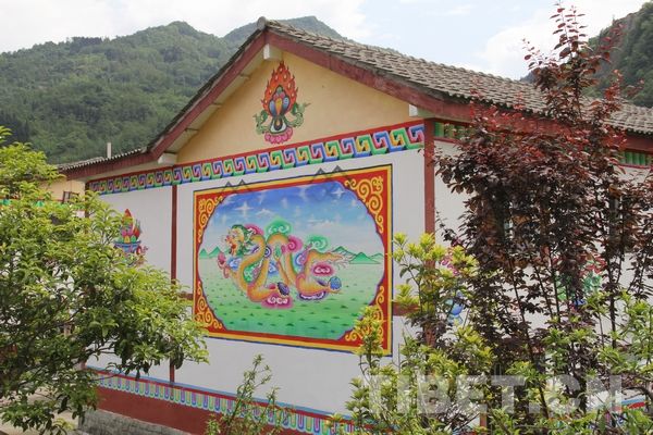 四川阿坝三江:从残垣断壁到水乡藏寨