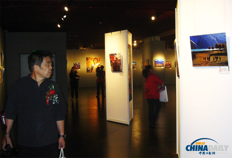 首届“印象西藏”摄影大赛作品展在京开幕(图)