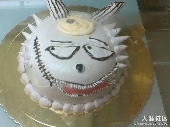吃蛋糕毁三观 真特么坑死爹啊!