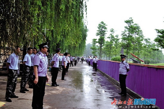 “滑水赛”安保力量