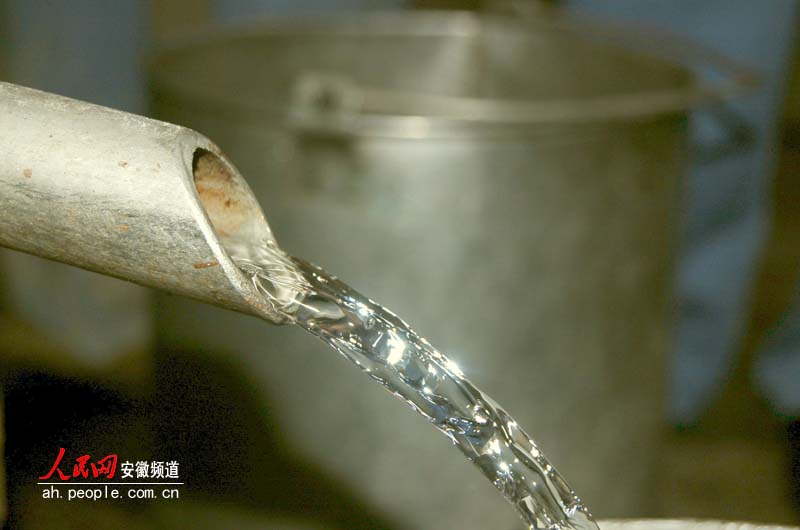 古井贡酒万吨原酒库势恢弘 年份原浆时光历练