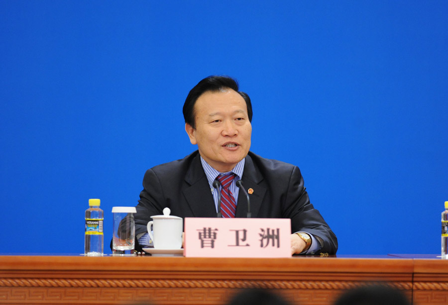 全国人大常委会副秘书长、记者会主持人曹卫洲