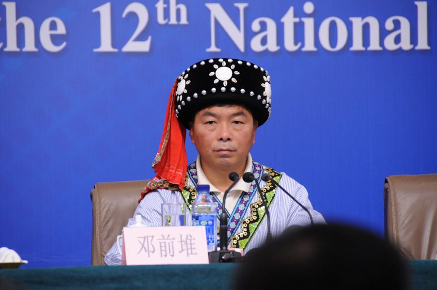 乡村医生邓前堆代表