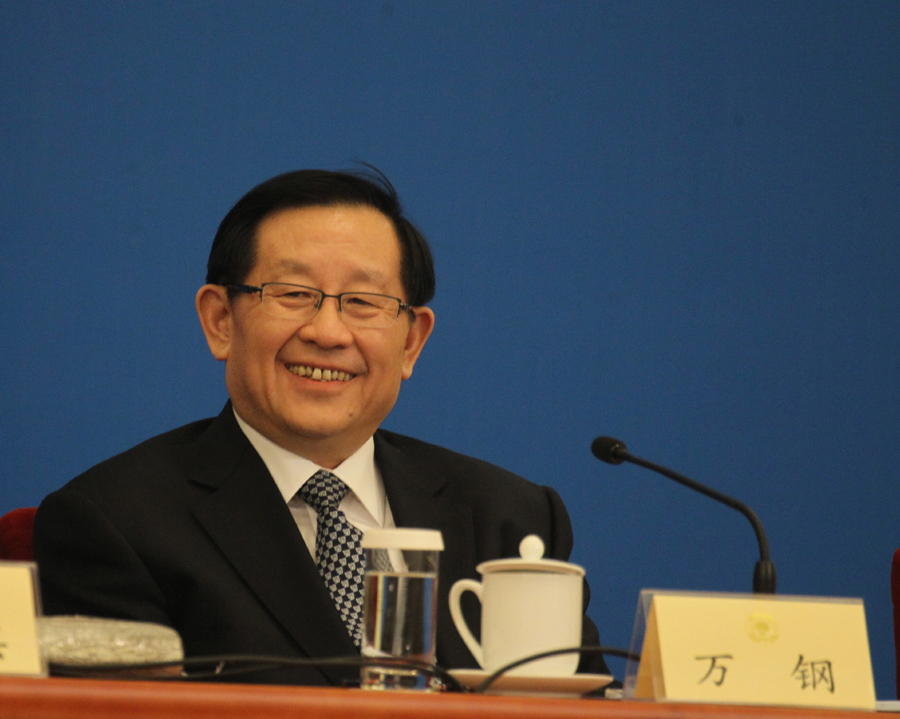 致公党中央主席万钢接受媒体采访
