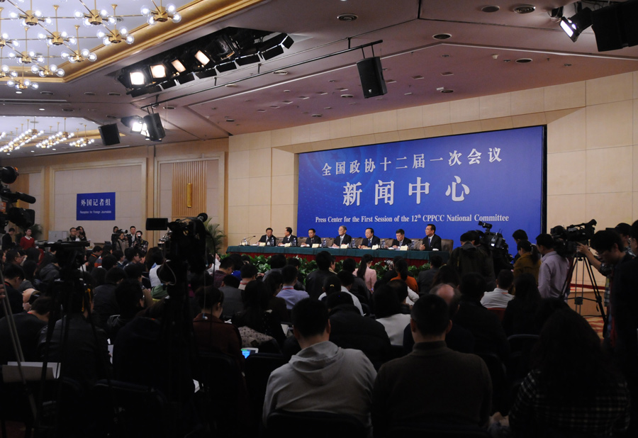 全国政协十二届一次会议第二场记者会