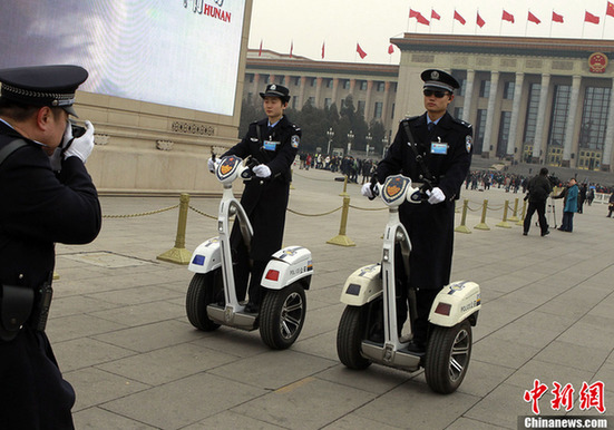 警察在天安门广场执勤