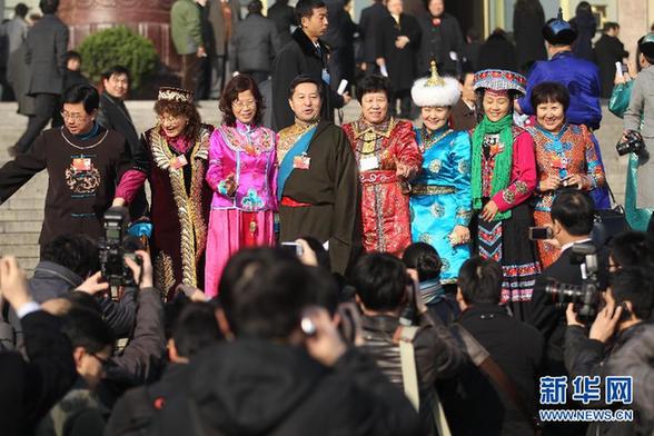全国政协十一届五次会议在京闭幕