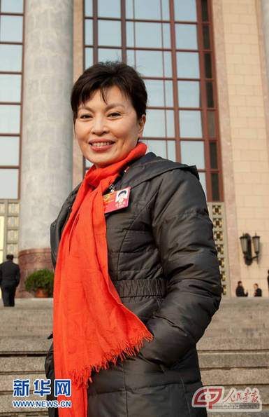 两会广角镜:广场上的捕捉镜头