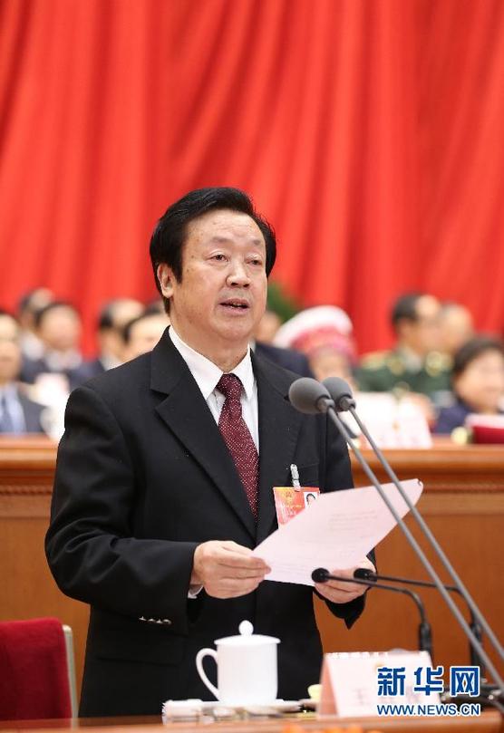 十二届全国人大一次会议举行第六次全体会议
