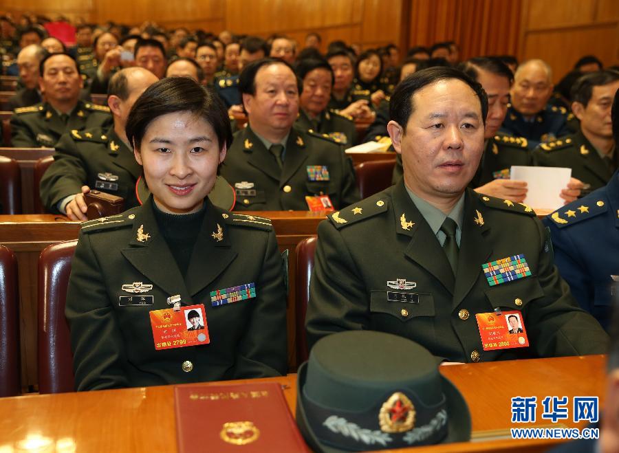 十二届全国人大一次会议举行第六次全体会议