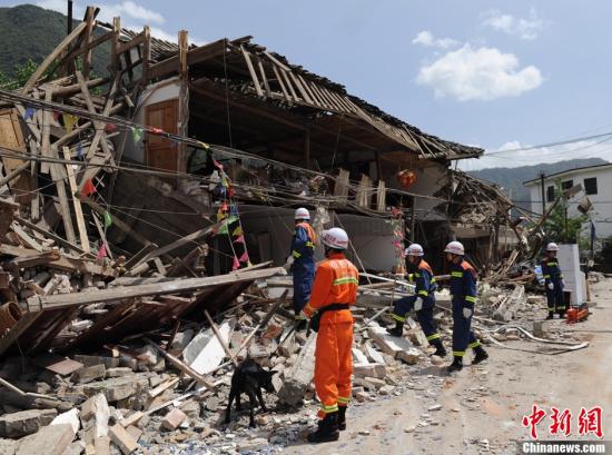 四川雅安地震死亡人数达156人
