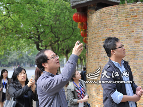 全国网媒景德镇古窑采风 感叹千年瓷都博大精深