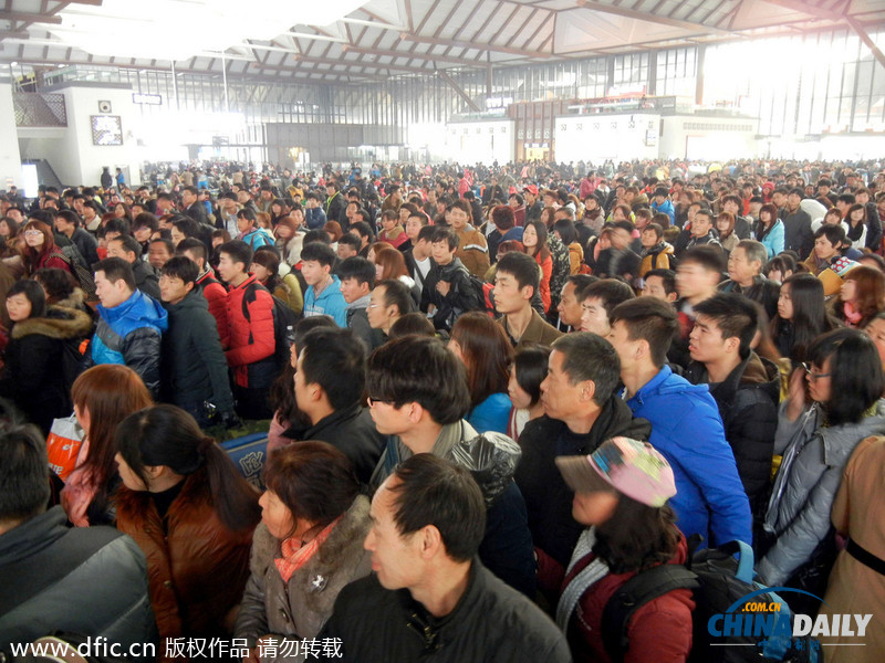 2014年春运大幕即将开启 火车站迎来客流高峰