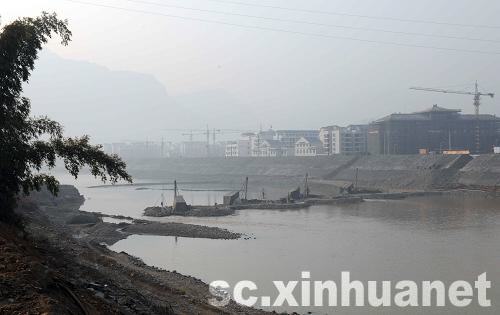 重建中崛起 希望中奋进 来自汶川地震灾区的重建报告