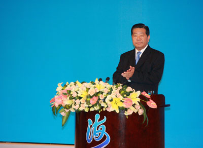 贾庆林：举办海峡论坛是两岸关系呈现和平发展的新气象