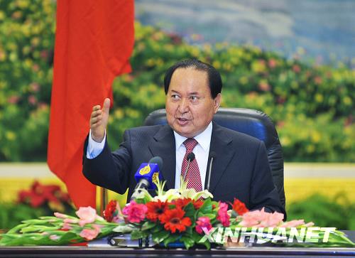 司马义•铁力瓦尔地就乌鲁木齐