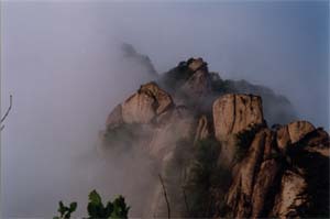 丹东凤凰山:早知凤凰山色美 何必千里去江南
