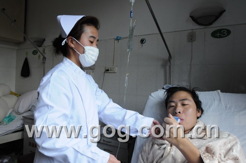 贵州山村教师志愿者千里赴黔踏上爱心讲台