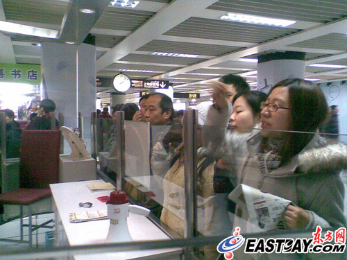 上海地铁1号线今早两车碰撞全线停运
