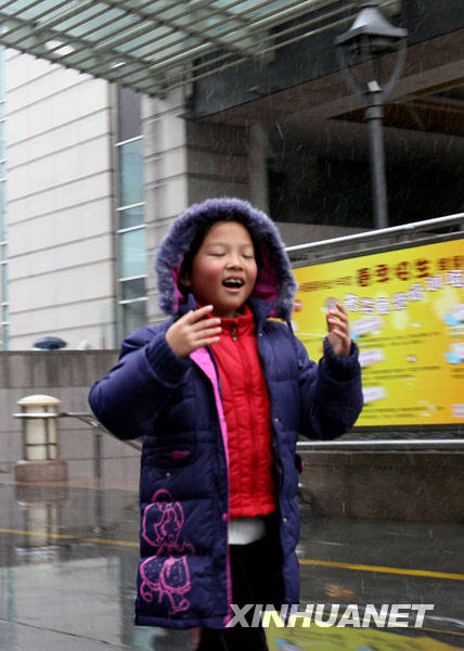 上海迎来今冬最明显降雪 日最低气温将跌破“冰点”