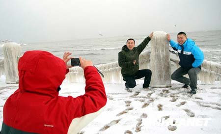 组图：全国多个省市遭雨雪寒潮袭击