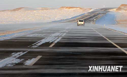 内蒙古各地面对雪灾全力开展抗灾自救