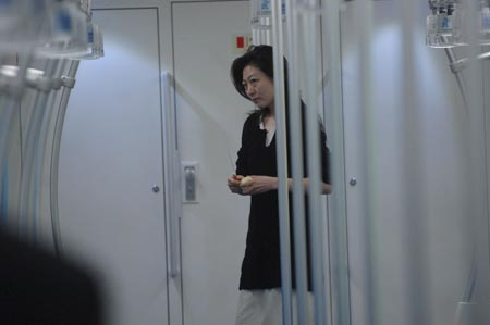 上海9号线持刀女威胁乘客 致地铁短暂停运(图)