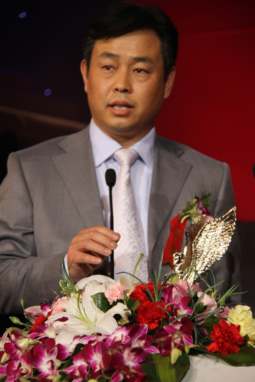 吴太集团董事长_国岳集团董事长图片(2)