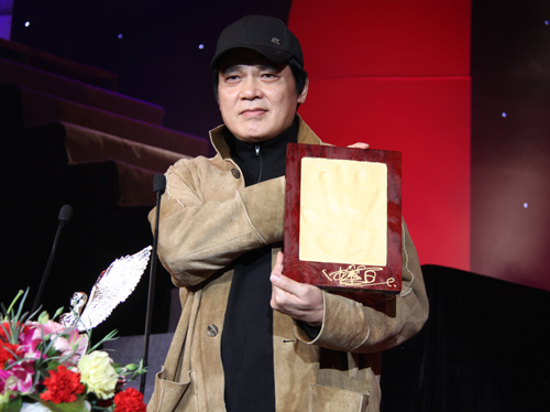 “善行义举 感动中国”2009公益中国年度颁奖晚会日前在京隆重举行