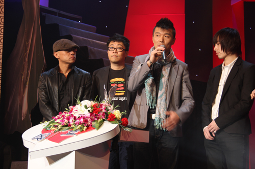 “善行义举 感动中国”2009公益中国年度颁奖晚会日前在京隆重举行