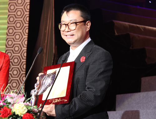 “善行义举 感动中国”2009公益中国年度颁奖晚会日前在京隆重举行