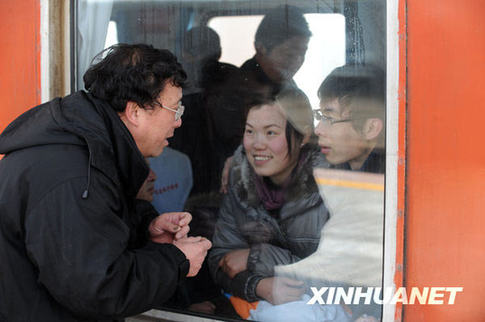 各地迎春运返程高峰 北京将开18对临客