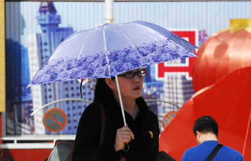 兰州气温飙升到28.4度恍若入夏（图）