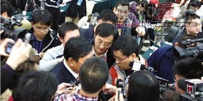 山西问题疫苗事件发布会仅持续15分钟遭抗议
