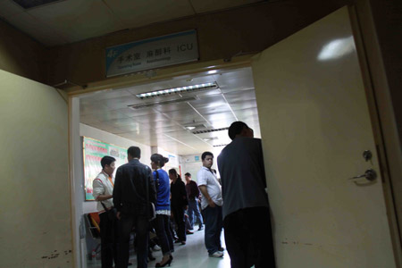 独家报道:记者探访南平被砍学生救治医院(组图)