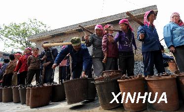 云南拐买人口_...6人贩婴团伙在云南拐买223名婴儿 主犯蒋开枝2012年一审被判死(3)