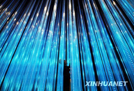 世博中国馆内部展区进行调试