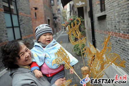 石库门文化周展现老上海情调 花样美女旗袍秀助兴