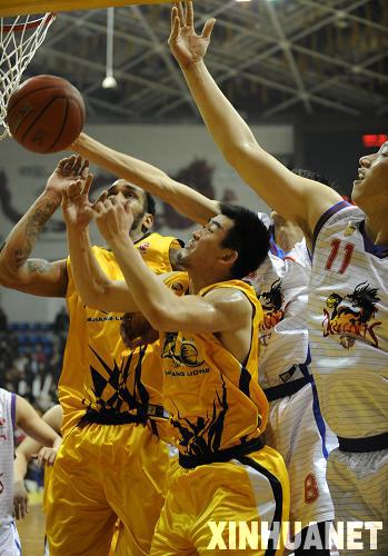 CBA：广东新疆广厦率先晋级 上海客场胜辽宁